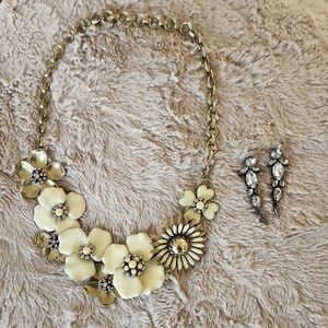 Stella & Dot Bloom Necklace and Jocelyn Cocktail Crystal Earrings Bundle